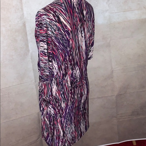 Splashes of Color Adorn this Comfy Dress - Picture 6 of 11